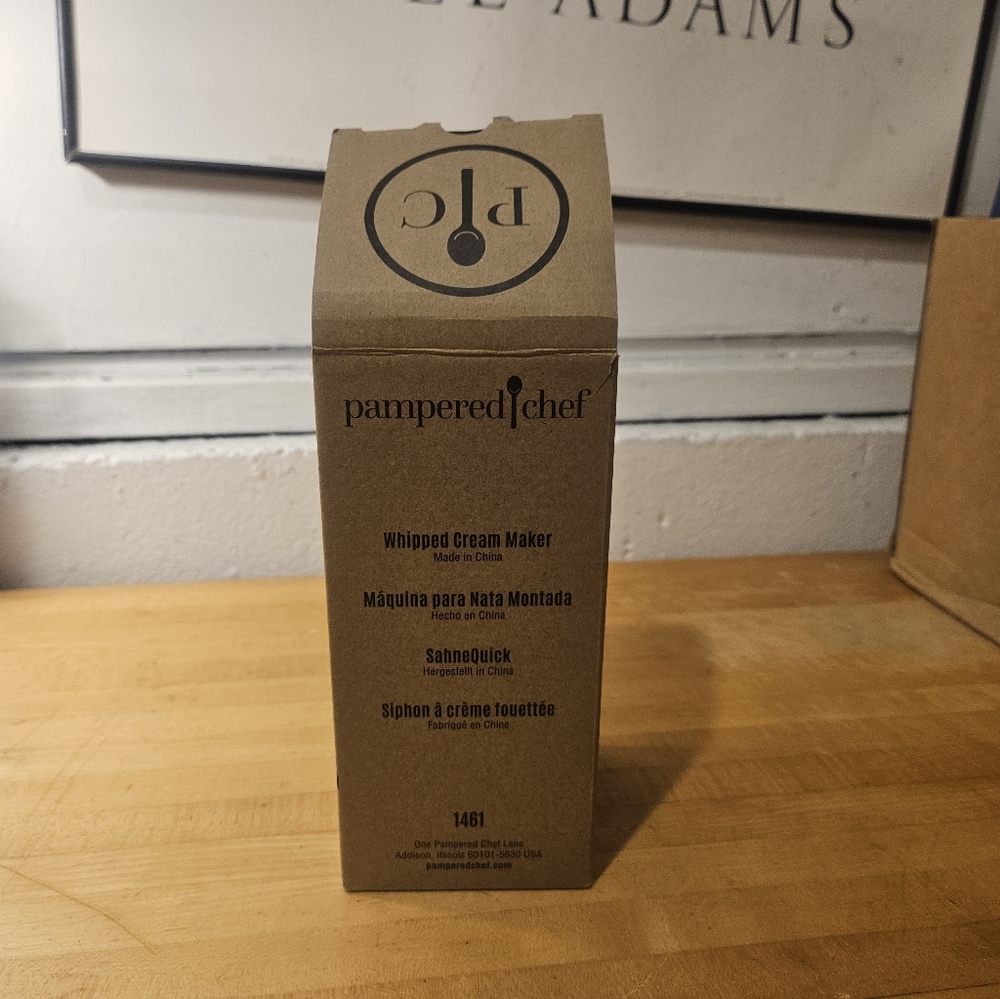 Pampered Chef Aqua Turquoise Whipped Cream Maker #1461 New- Open Box